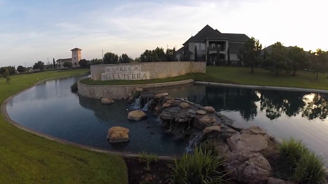 Resort style amenities at Bella Terra near Houston TX